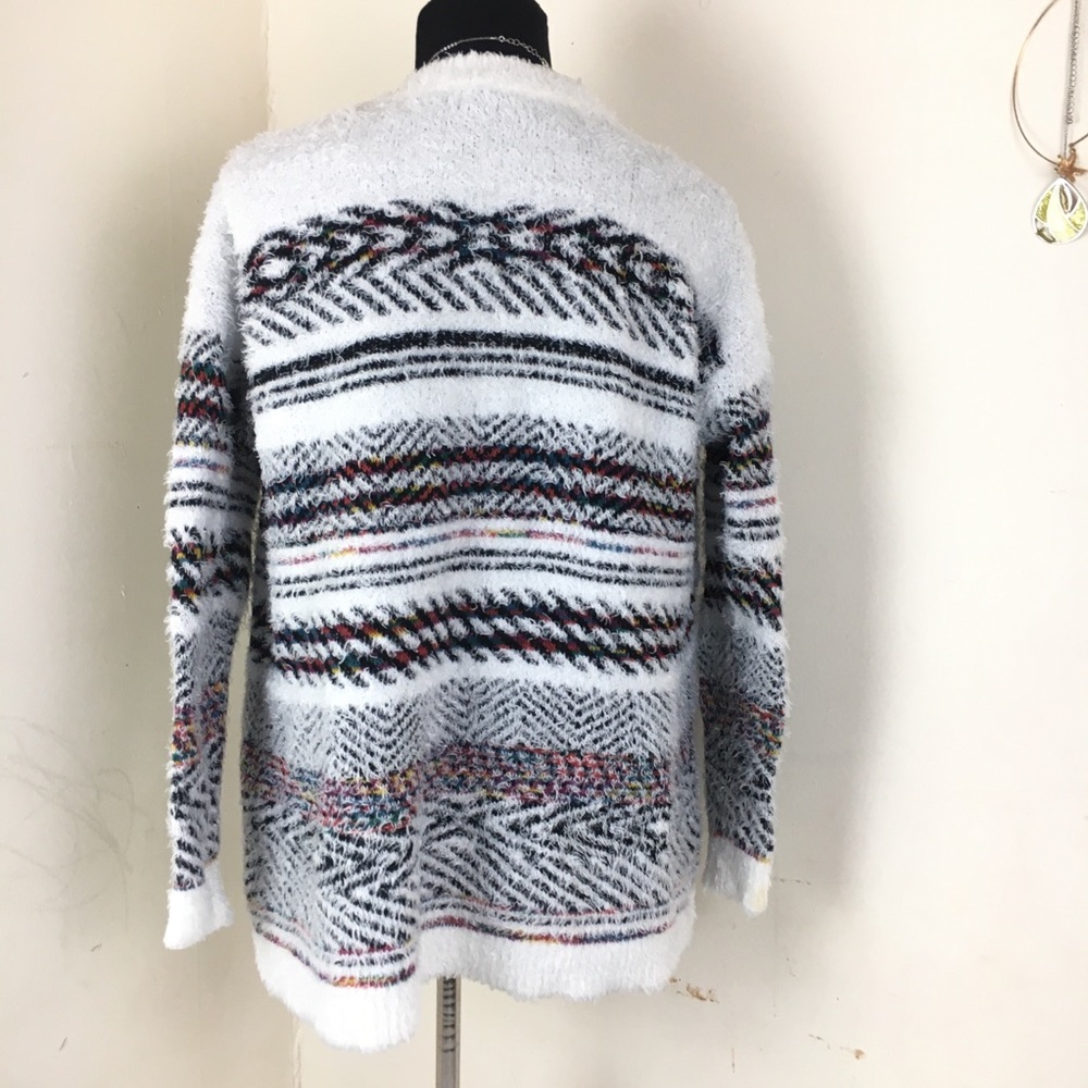 Cardigan Open Front Aztec Print Size Small - image 8